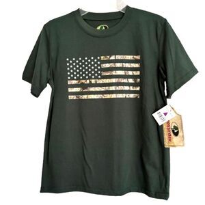 Mossy Oak Camouflage Of Conservation Boys10/12 Olive Camo Flag Design SS T Shirt